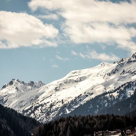 Hotel Garni Ernst Falch Sankt Anton am Arlberg Bagian luar foto